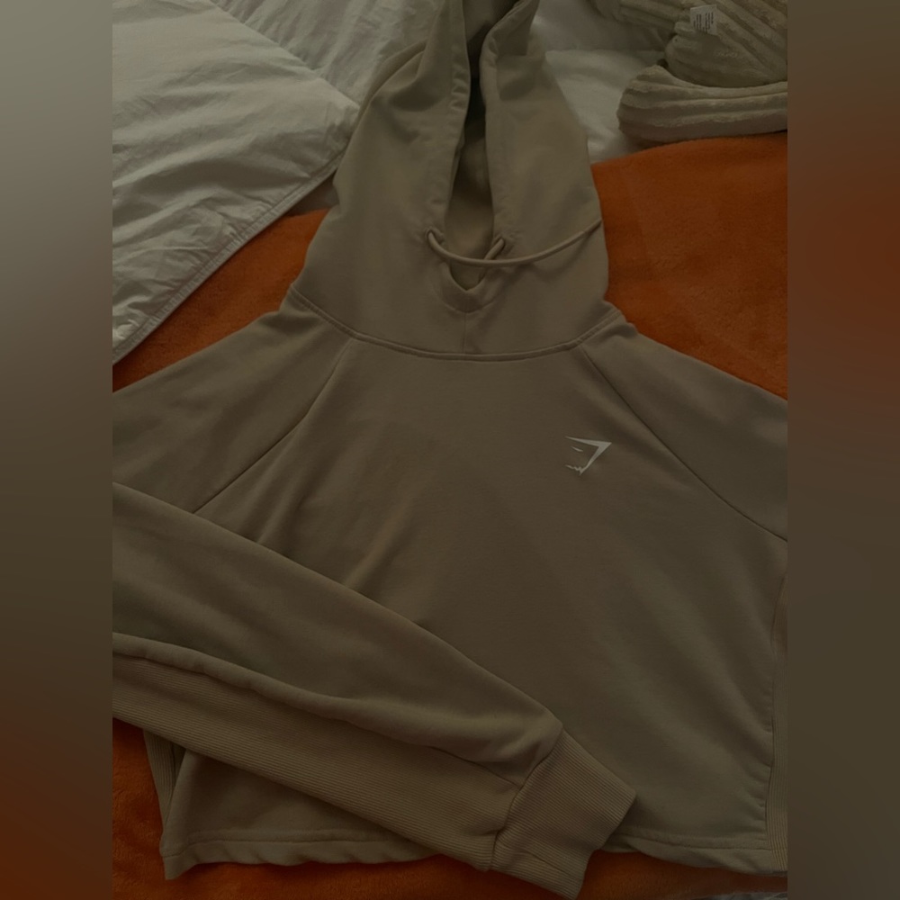 Tan cropped Gymshark hoodie- Size medium (fits small) women.